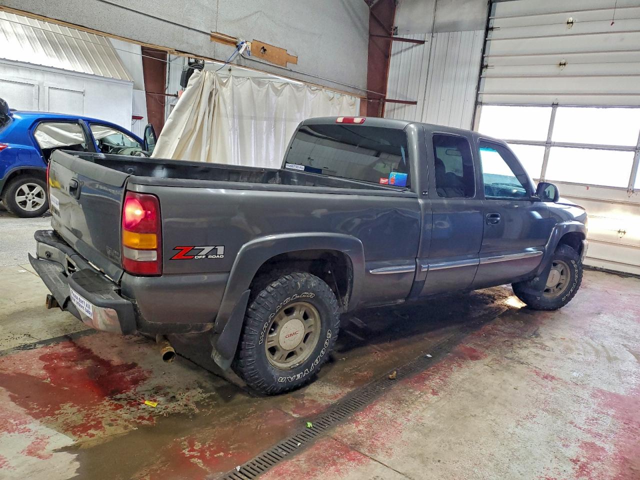 2001 GMC NEW SIERRA K1500 photo 3