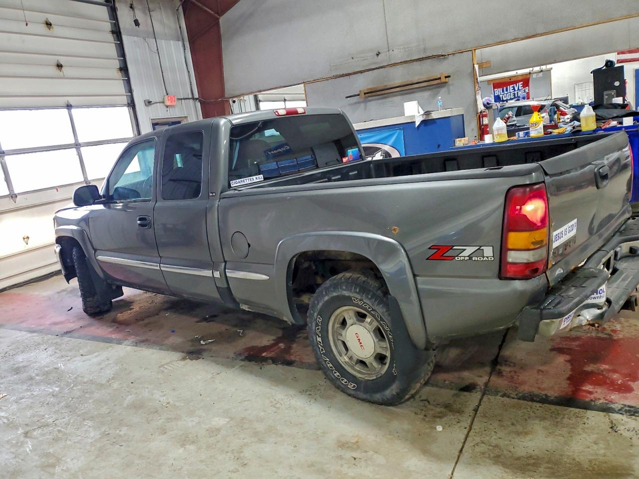 2001 GMC NEW SIERRA K1500 photo 2