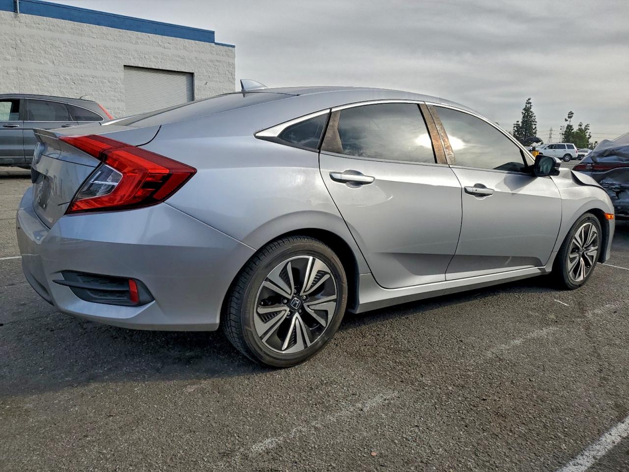 2016 HONDA CIVIC EX photo 3