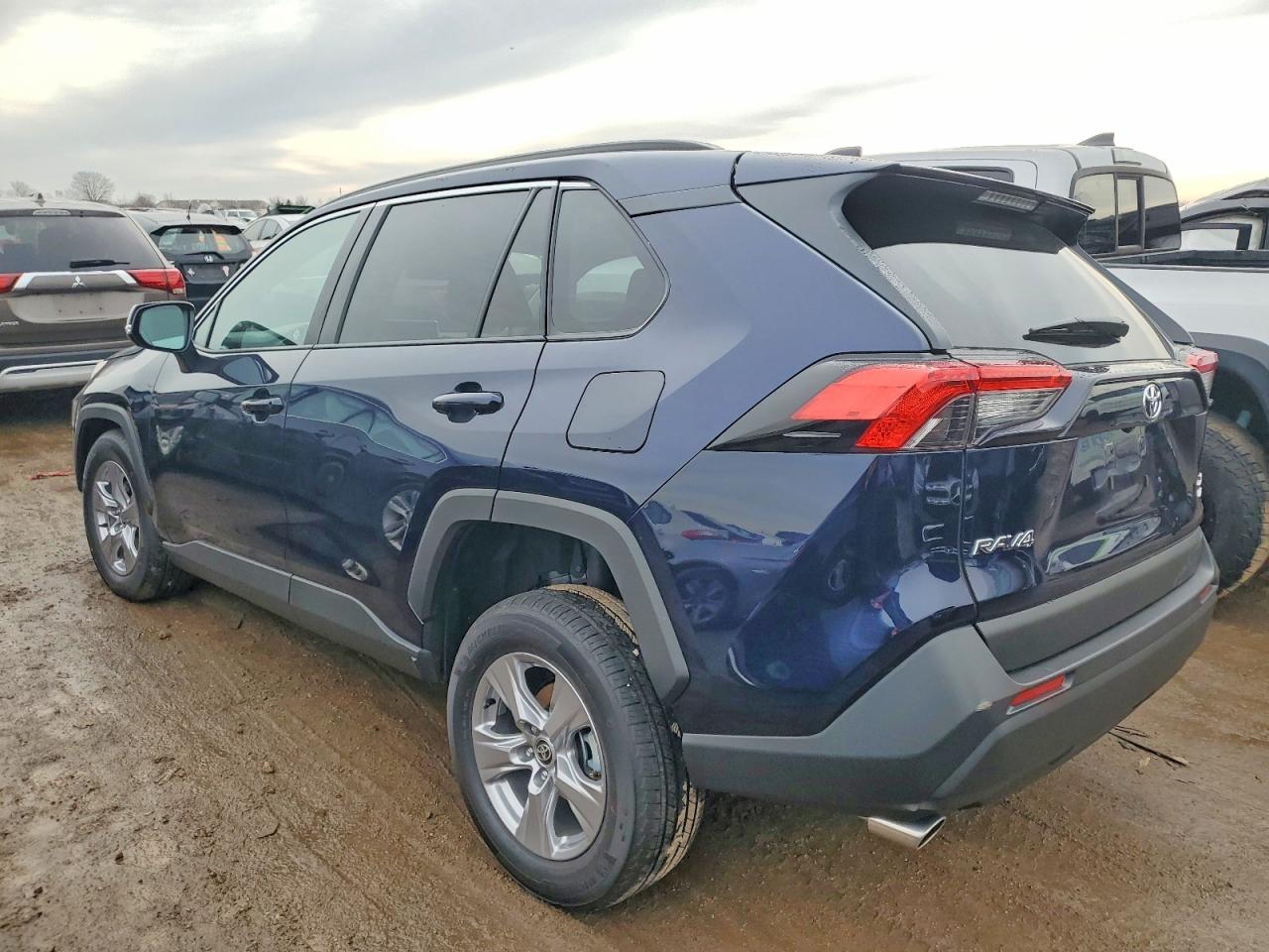 2025 TOYOTA RAV4 XLE photo 2
