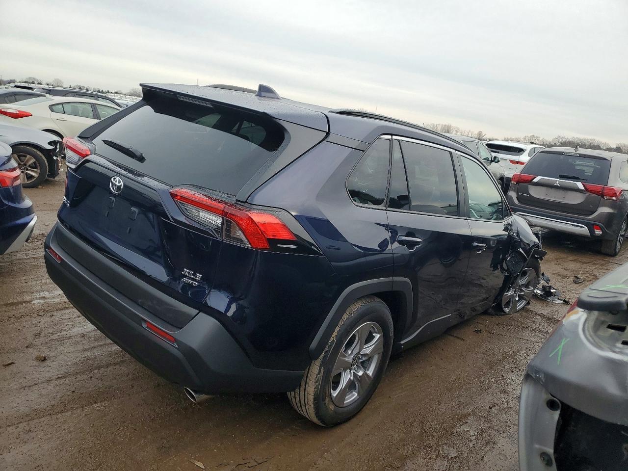 2025 TOYOTA RAV4 XLE photo 3