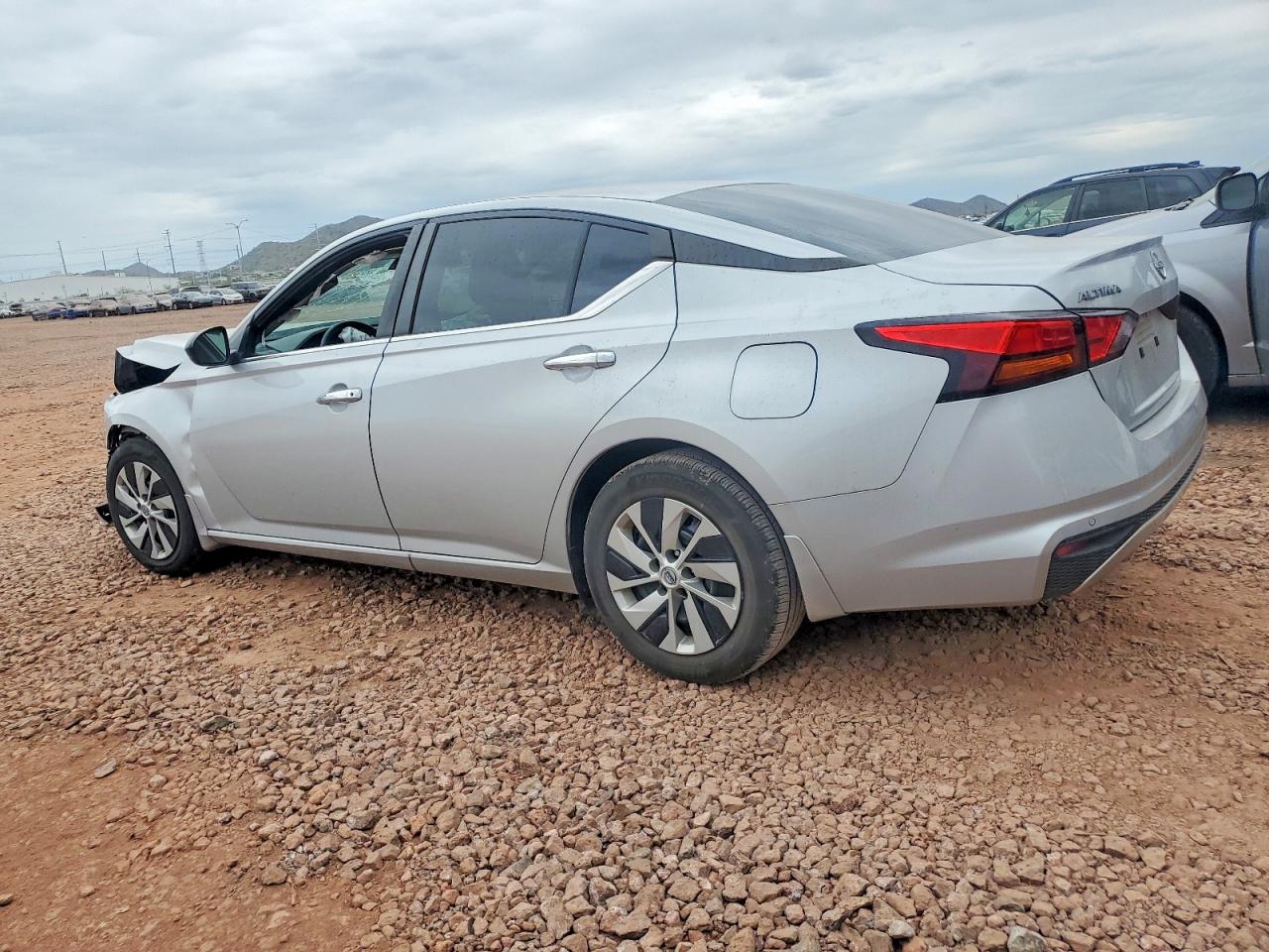 2024 NISSAN ALTIMA S photo 2