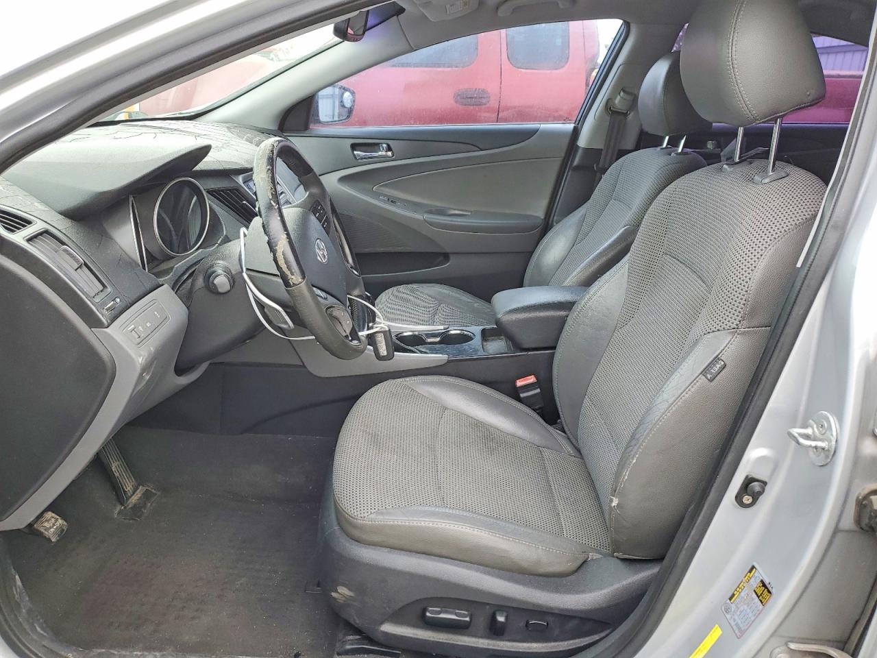 2011 HYUNDAI SONATA SE photo 7