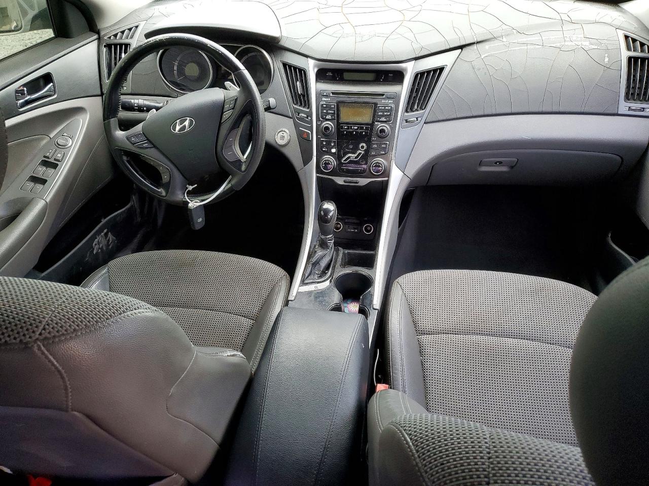 2011 HYUNDAI SONATA SE photo 8