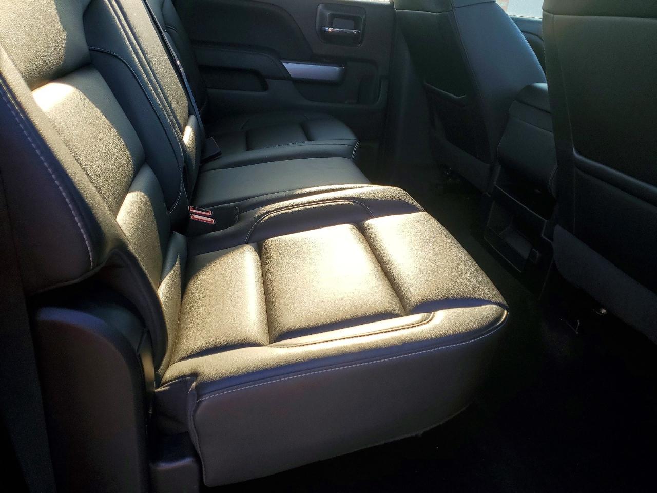 2018 CHEVROLET SILVERADO K1500 LT photo 10