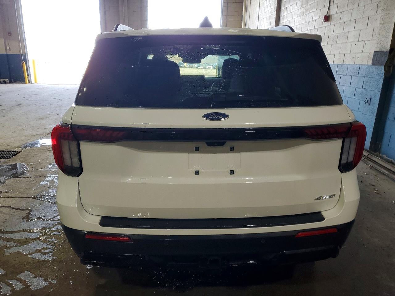 2025 FORD EXPLORER ST-LINE photo 6