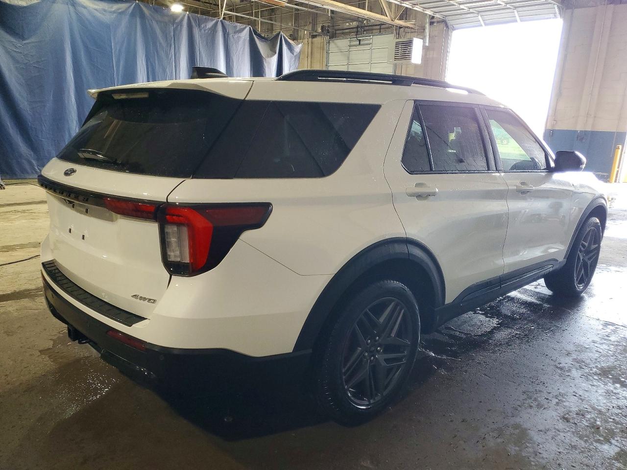 2025 FORD EXPLORER ST-LINE photo 3