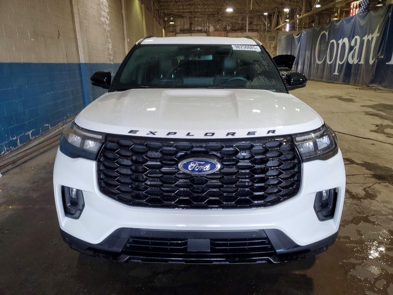 2025 FORD EXPLORER ST-LINE photo 5