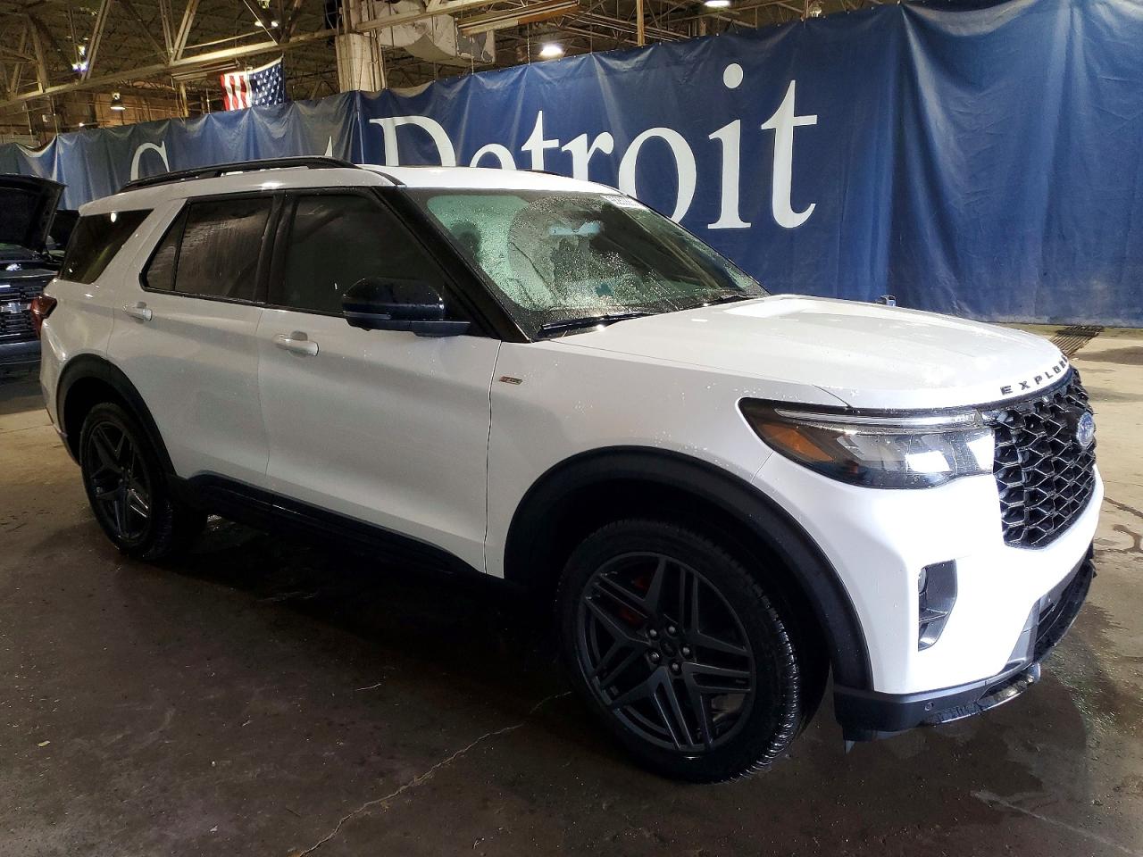 2025 FORD EXPLORER ST-LINE photo 4