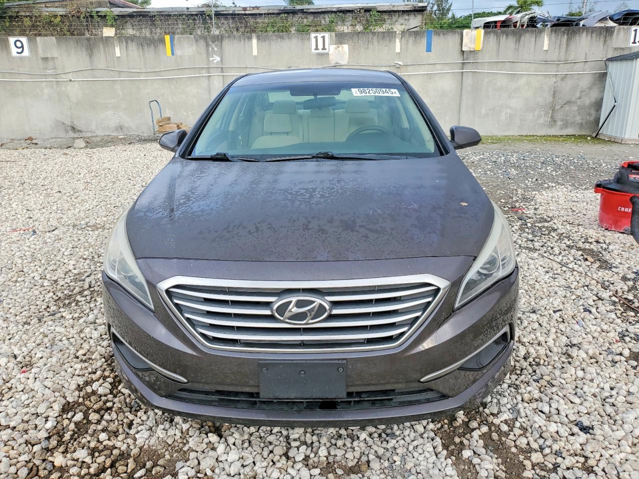 2017 HYUNDAI SONATA SE photo 5