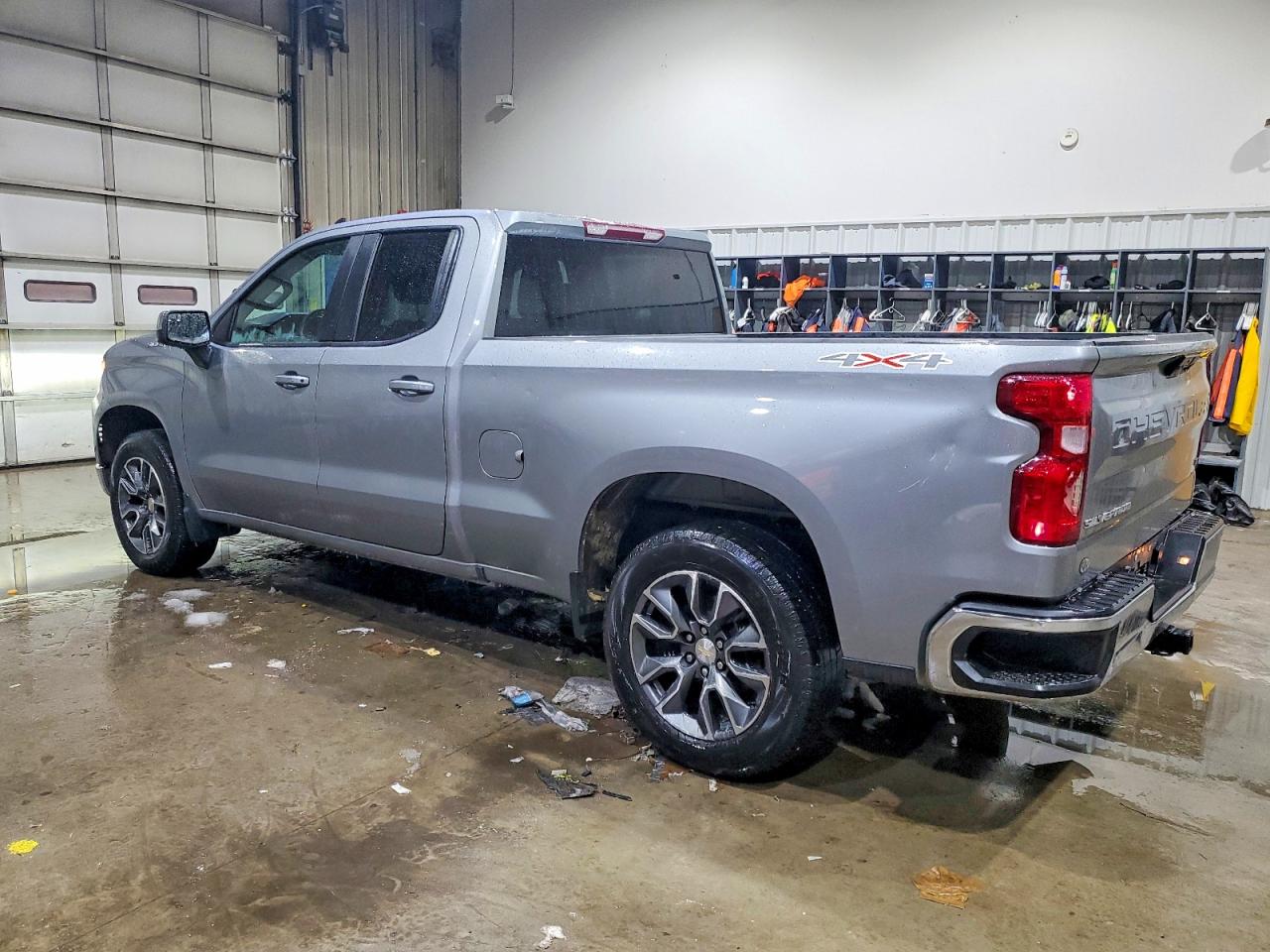 2023 CHEVROLET SILVERADO K1500 LT-L photo 2
