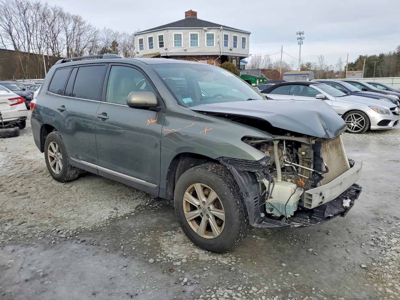 2013 TOYOTA HIGHLANDER BASE photo 4