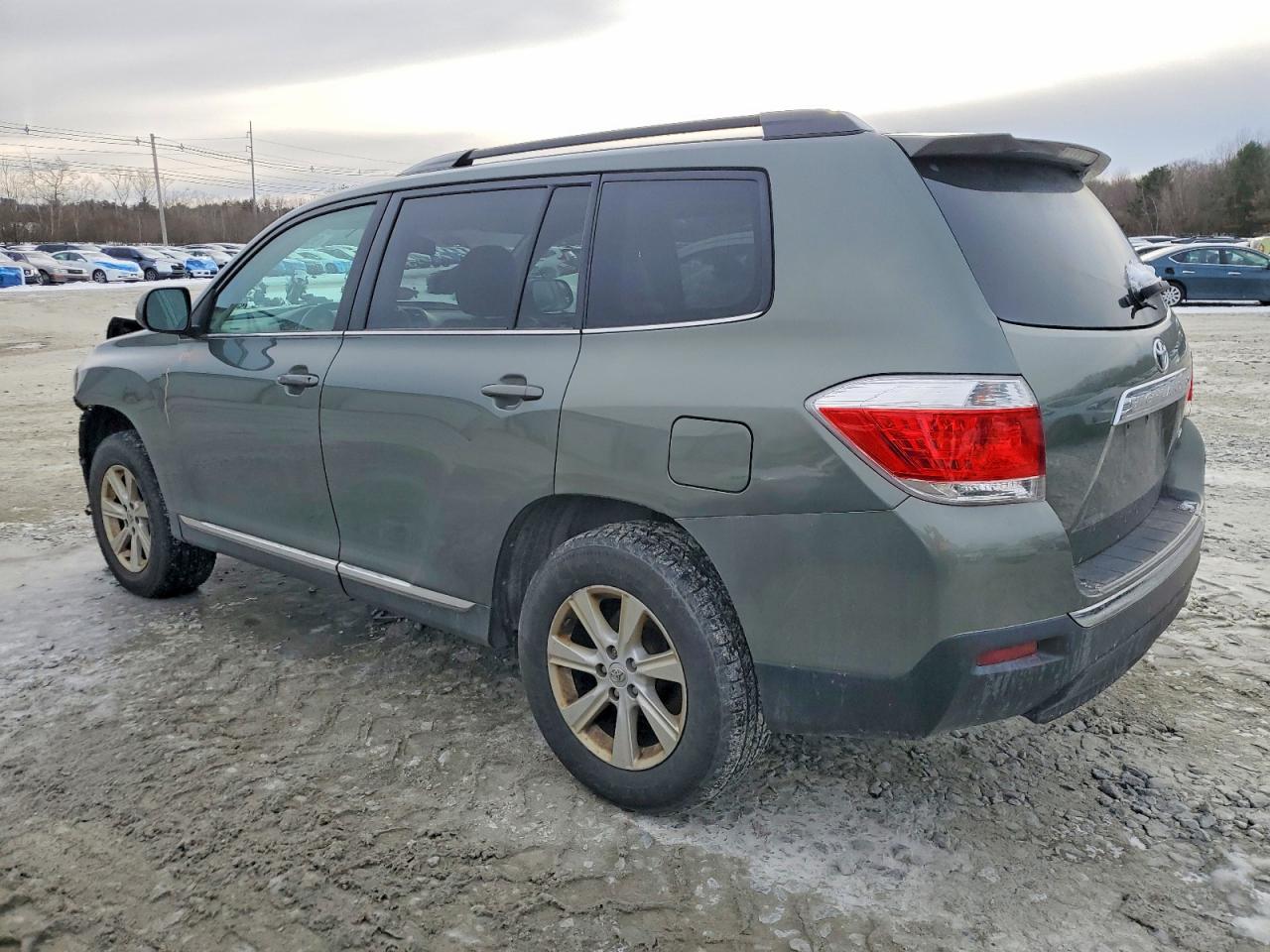 2013 TOYOTA HIGHLANDER BASE photo 2