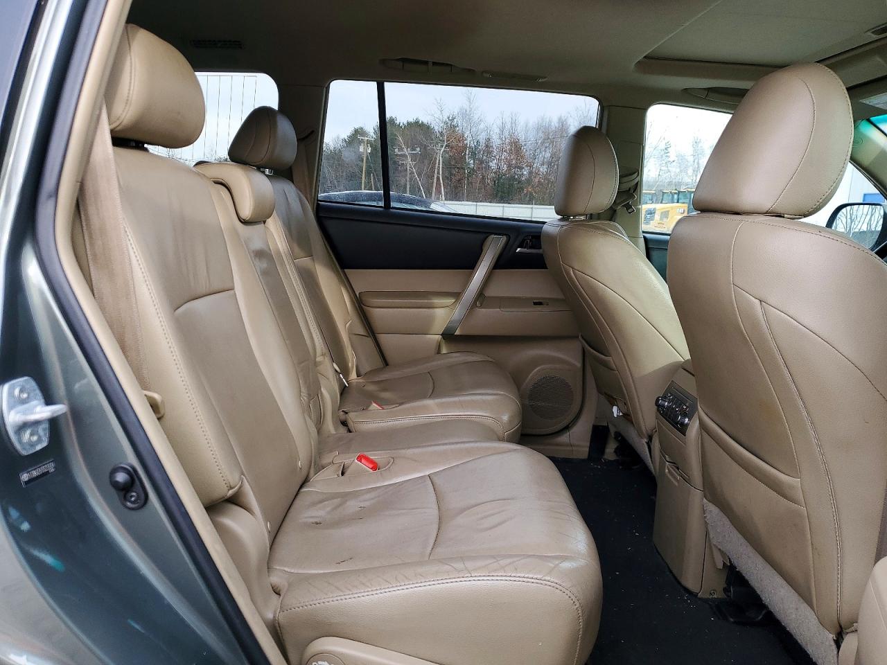2013 TOYOTA HIGHLANDER BASE photo 11