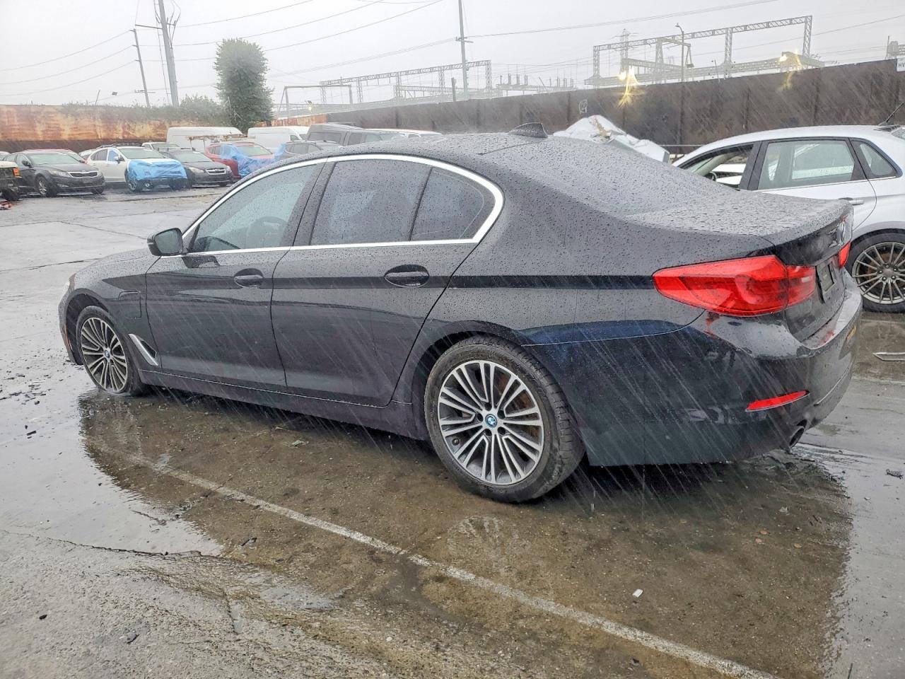 2019 BMW 530E photo 2