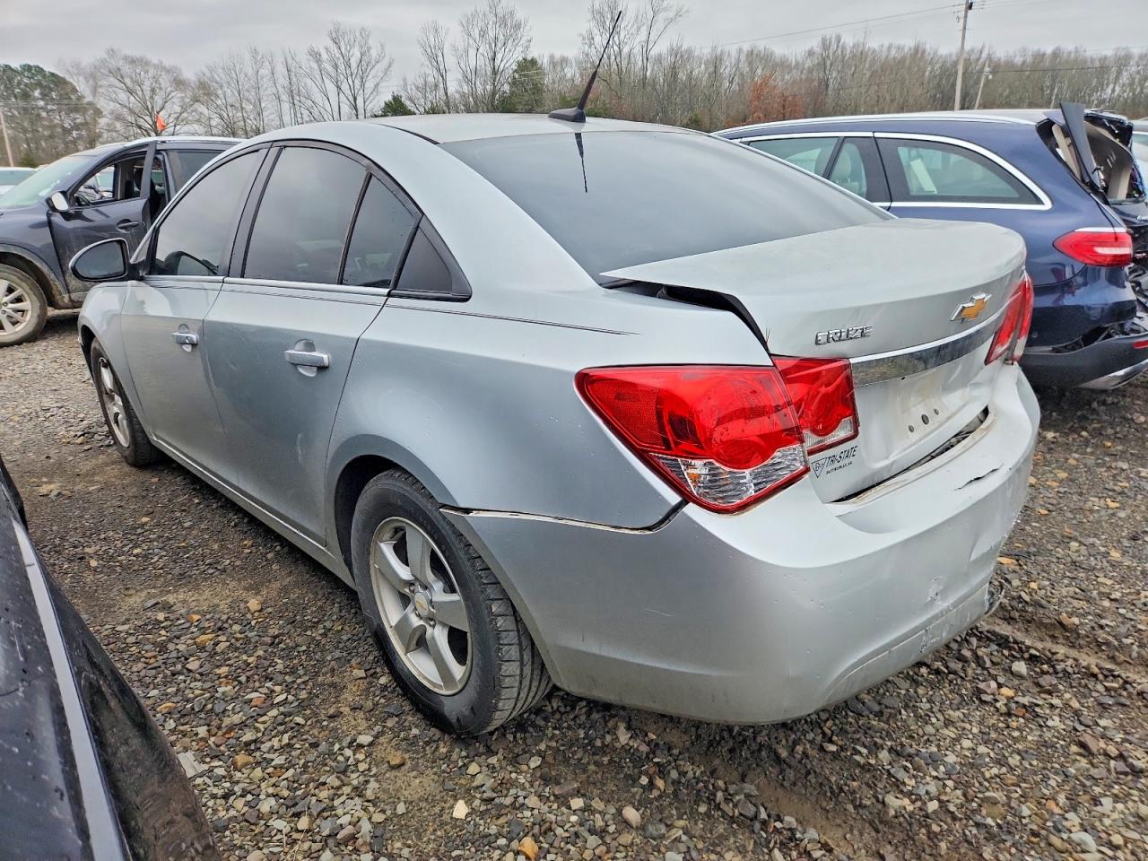 2014 CHEVROLET CRUZE LT photo 2