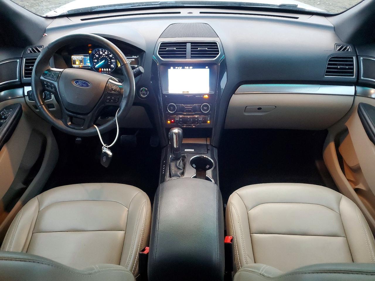 2019 FORD EXPLORER XLT photo 8