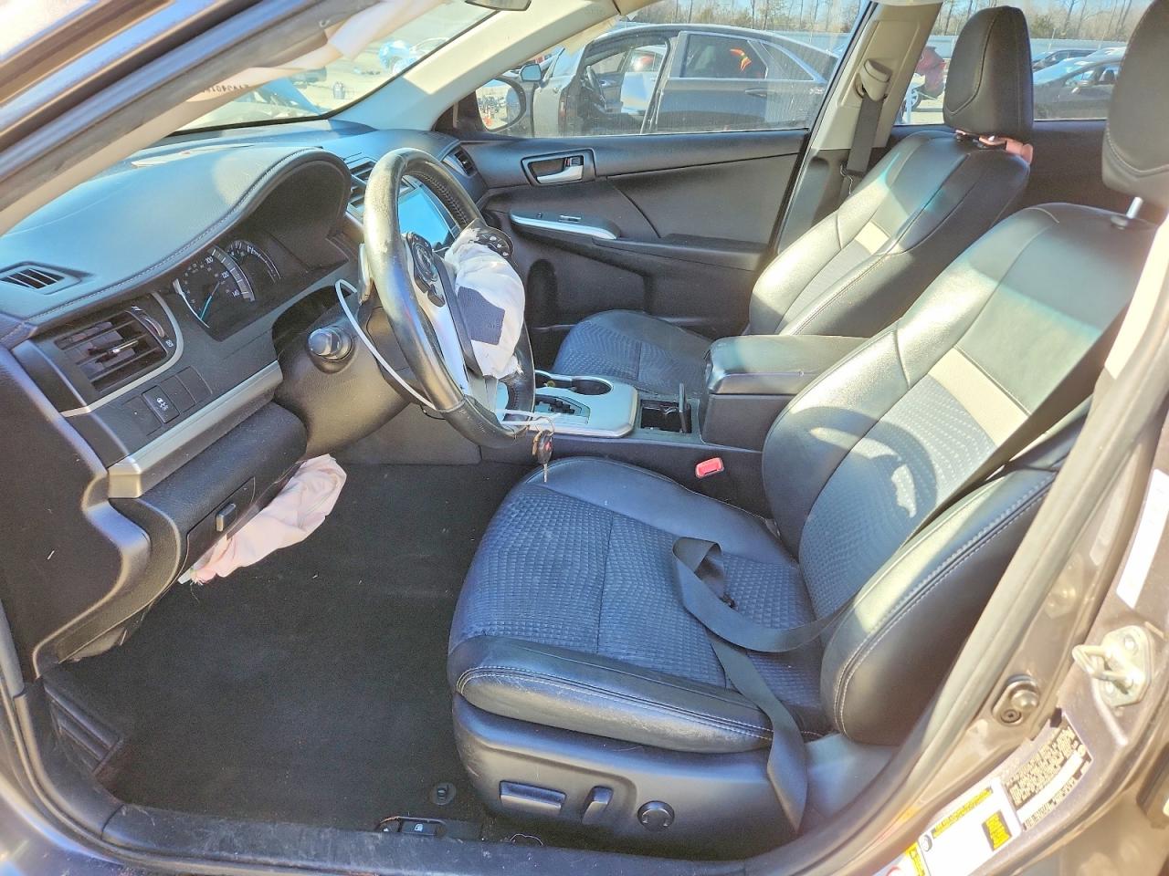 2014 TOYOTA CAMRY L photo 7