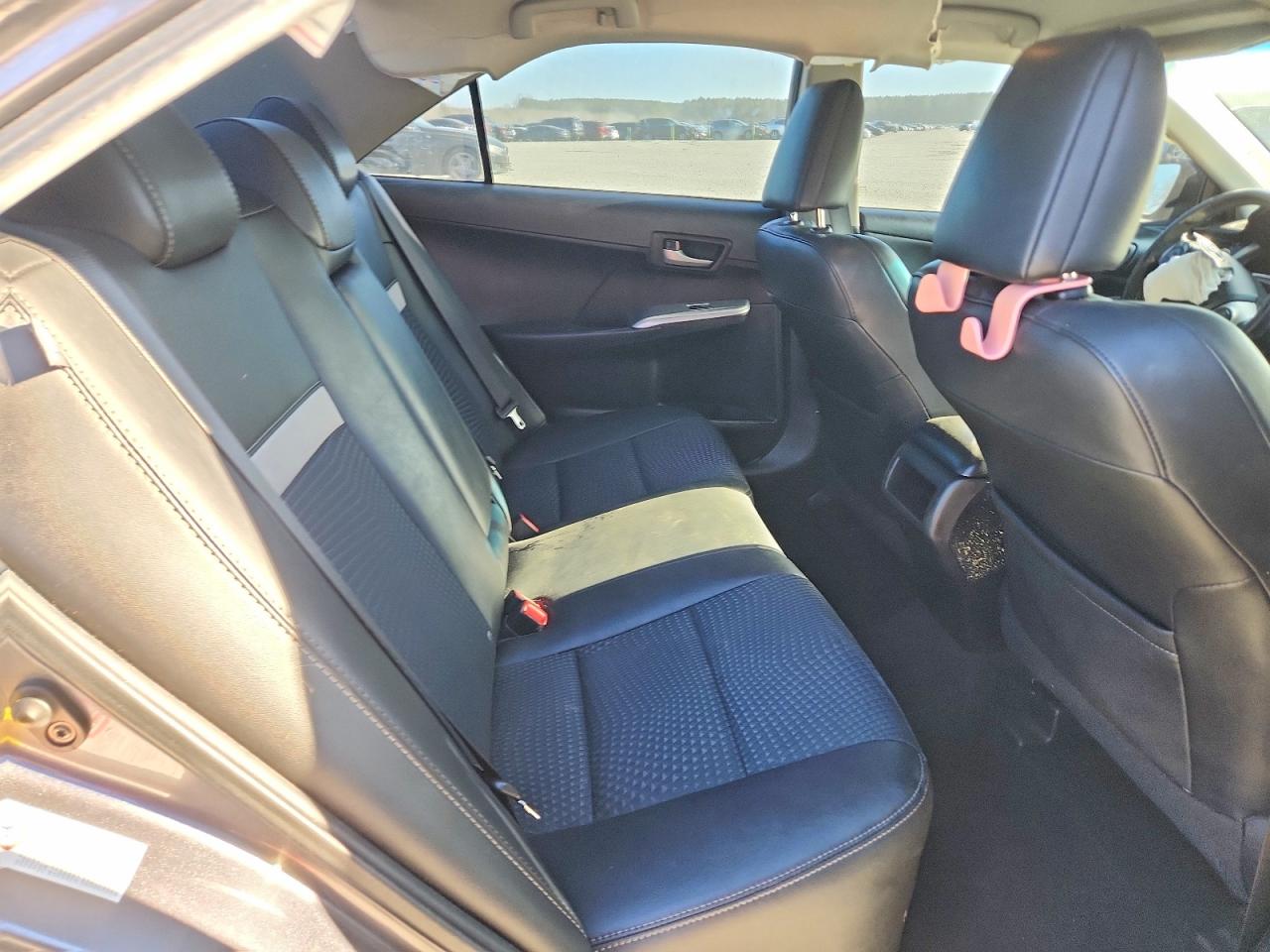 2014 TOYOTA CAMRY L photo 10