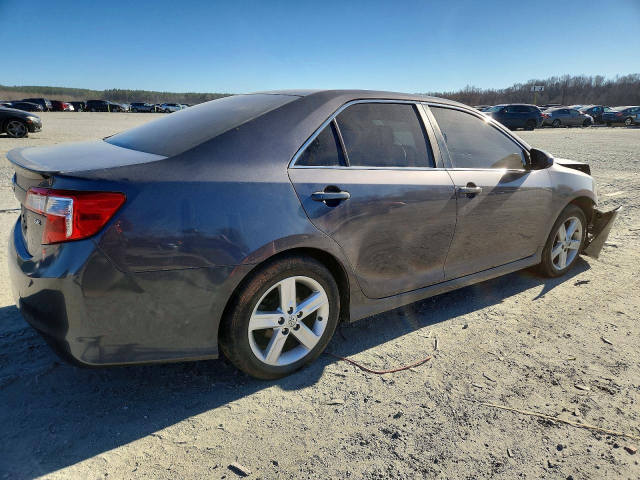 2014 TOYOTA CAMRY L photo 3
