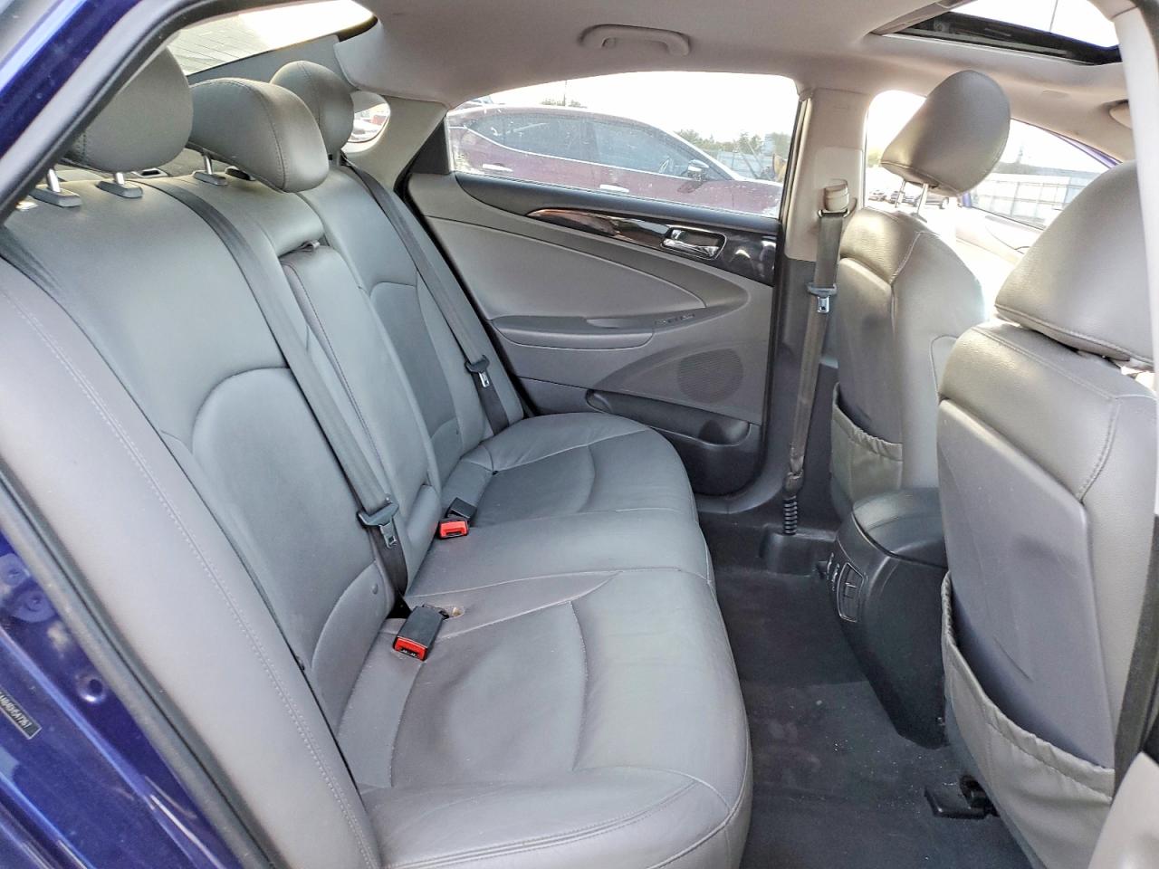 2013 HYUNDAI SONATA SE photo 10