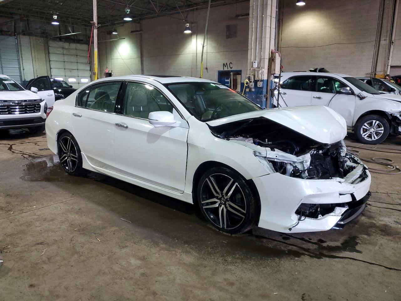 2017 HONDA ACCORD TOURING photo 4