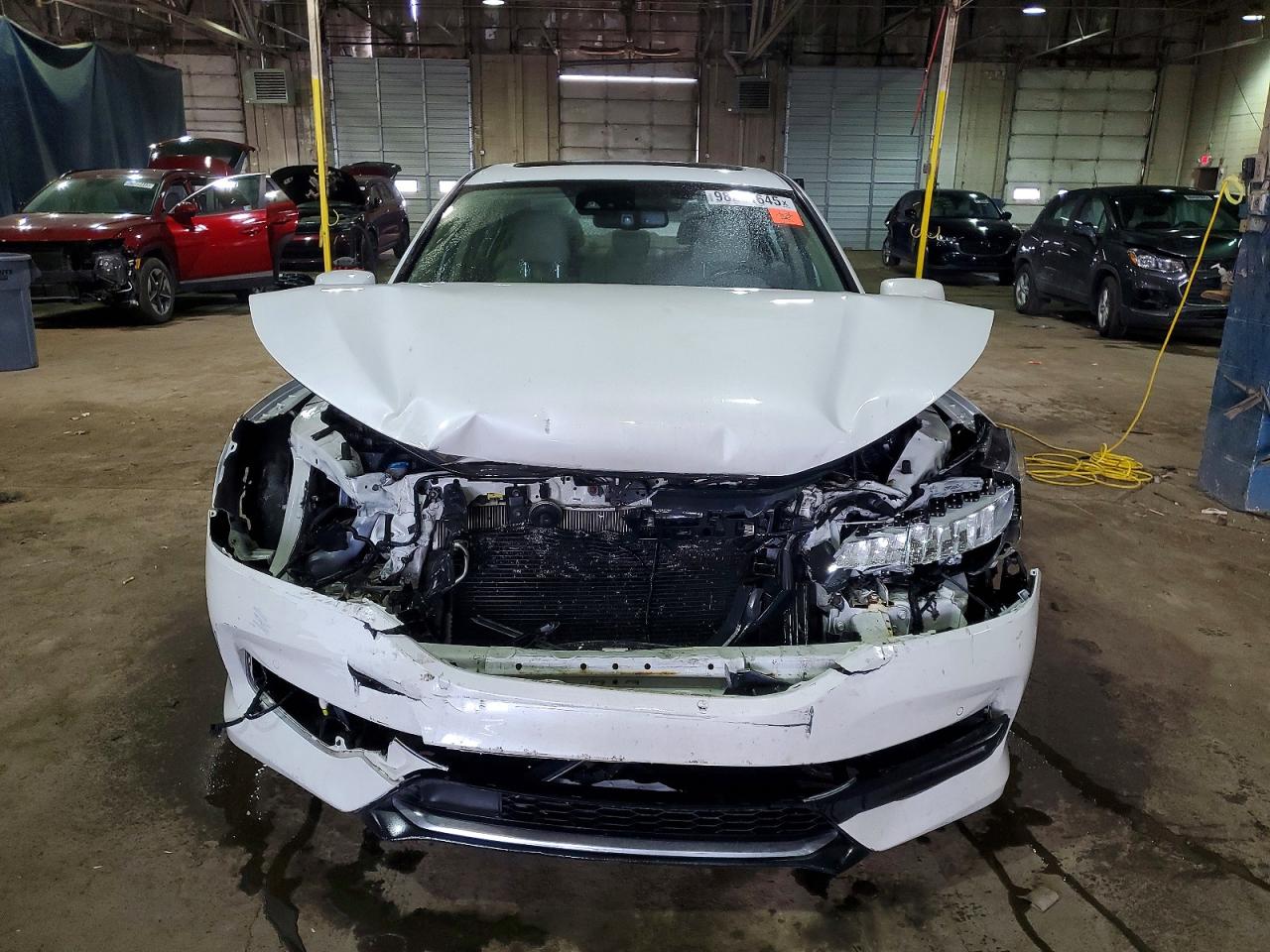 2017 HONDA ACCORD TOURING photo 5
