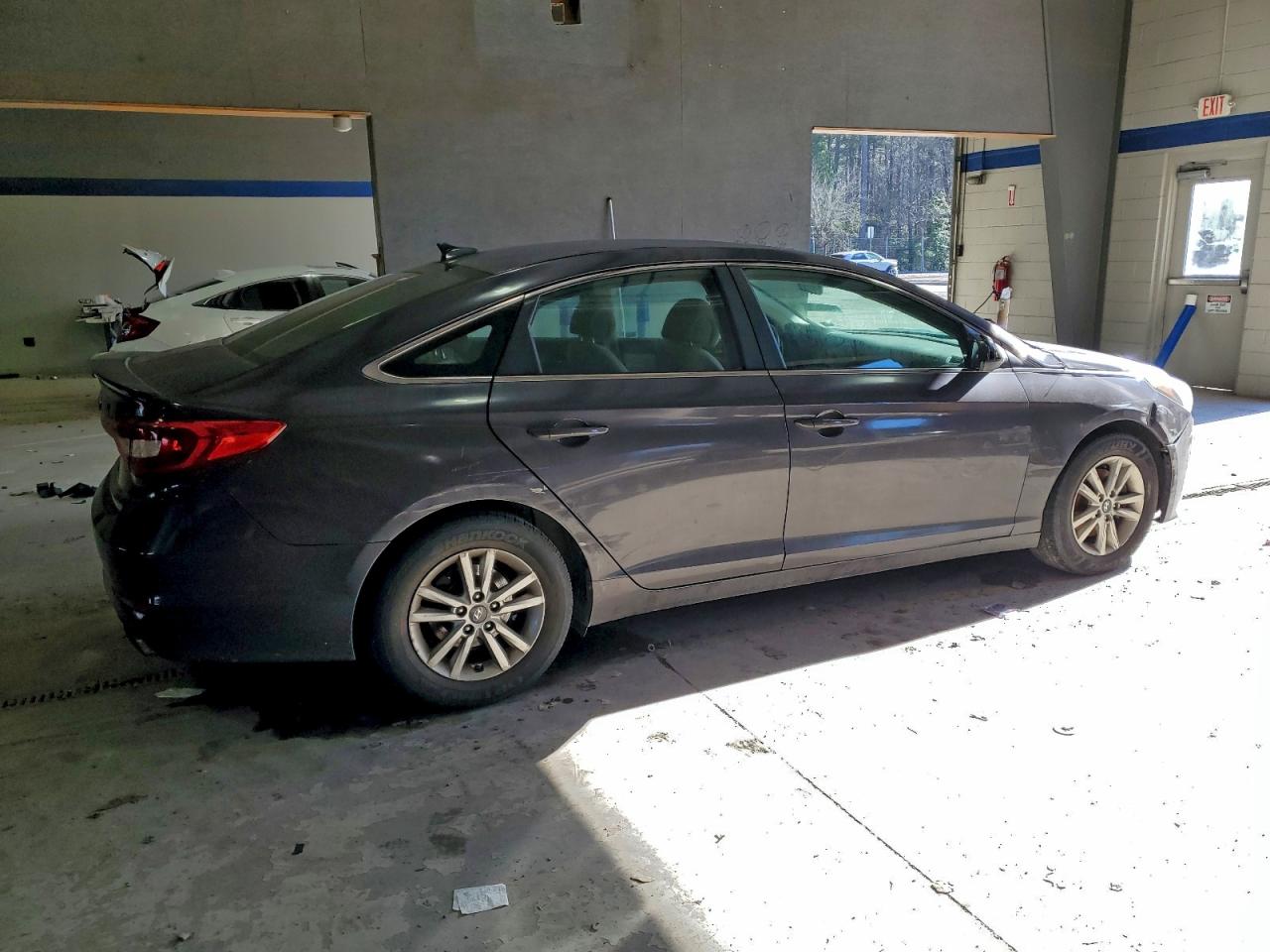 2015 HYUNDAI SONATA SE photo 5