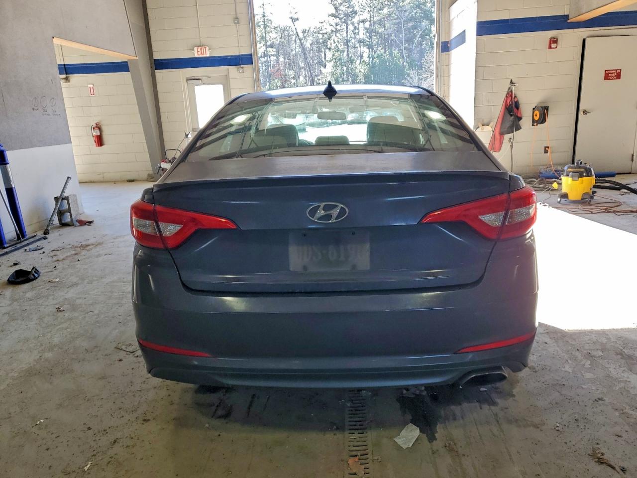 2015 HYUNDAI SONATA SE photo 11