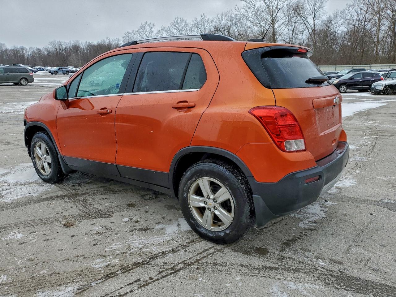 2015 CHEVROLET TRAX 1LT photo 2