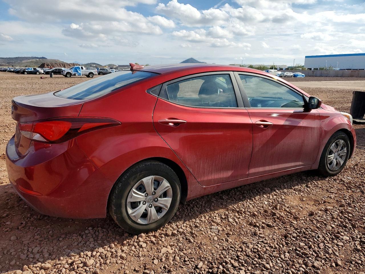 2016 HYUNDAI ELANTRA SE photo 3