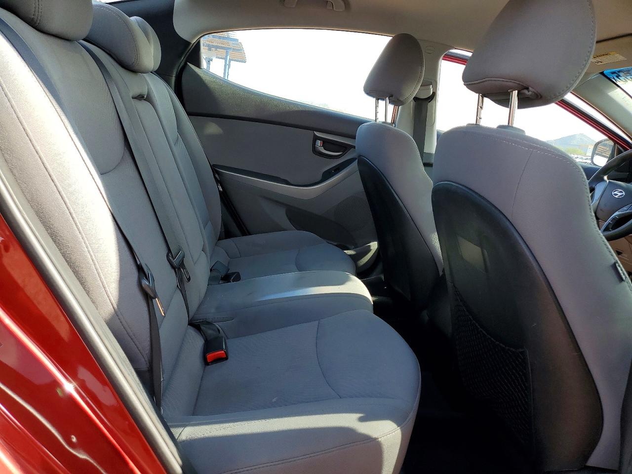 2016 HYUNDAI ELANTRA SE photo 10