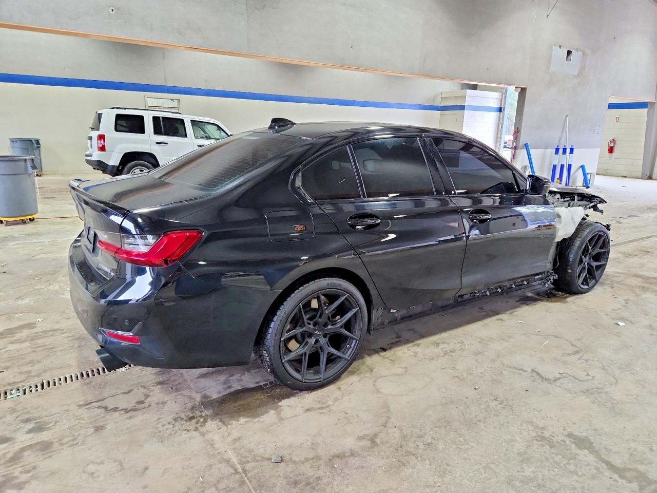 2020 BMW 330XI photo 3