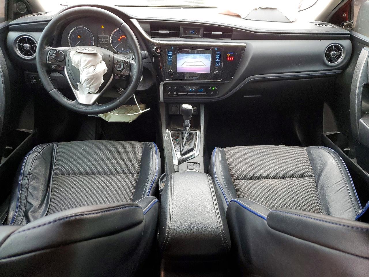 2019 TOYOTA COROLLA LE photo 8