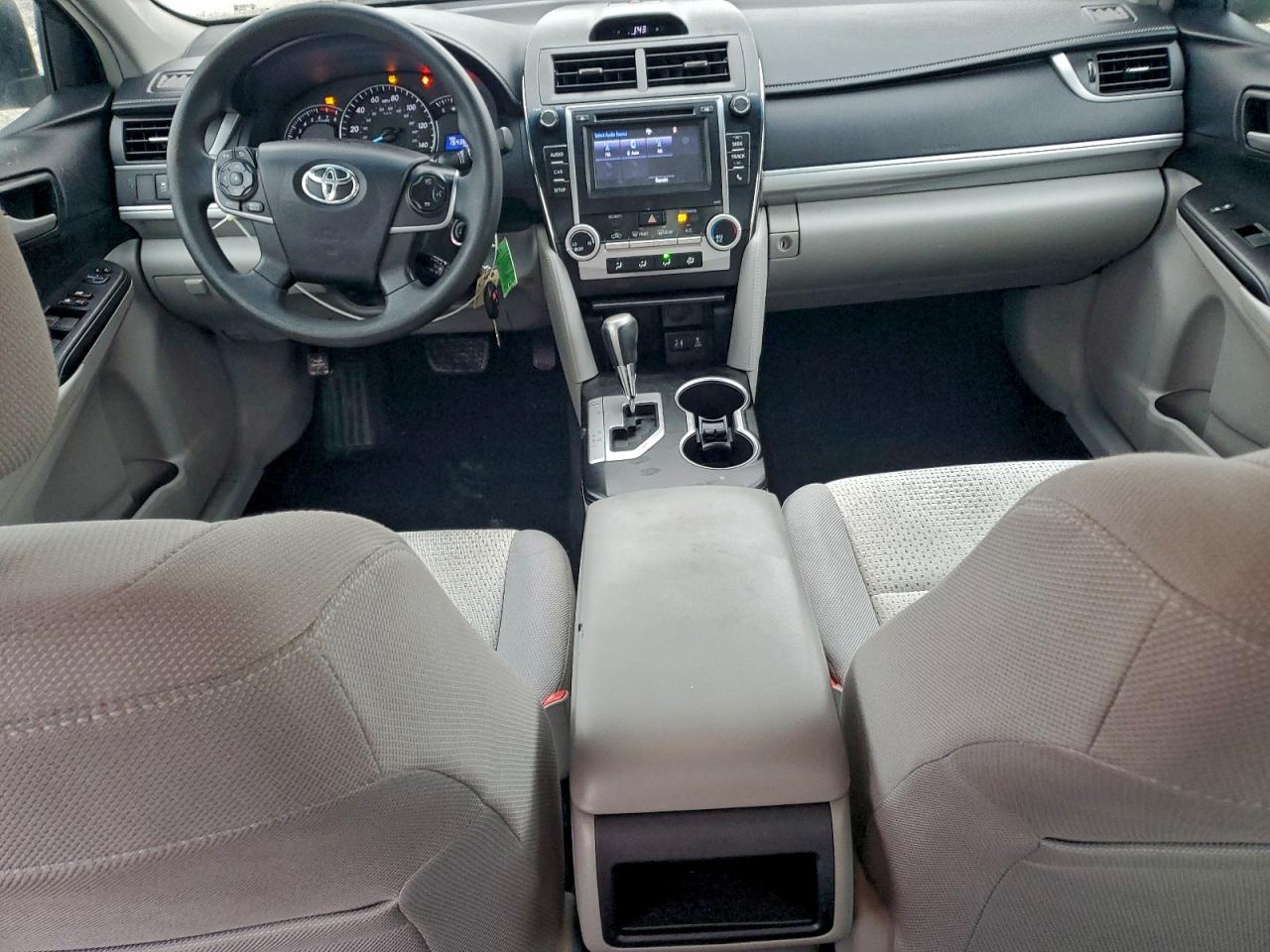 2014 TOYOTA CAMRY L photo 8