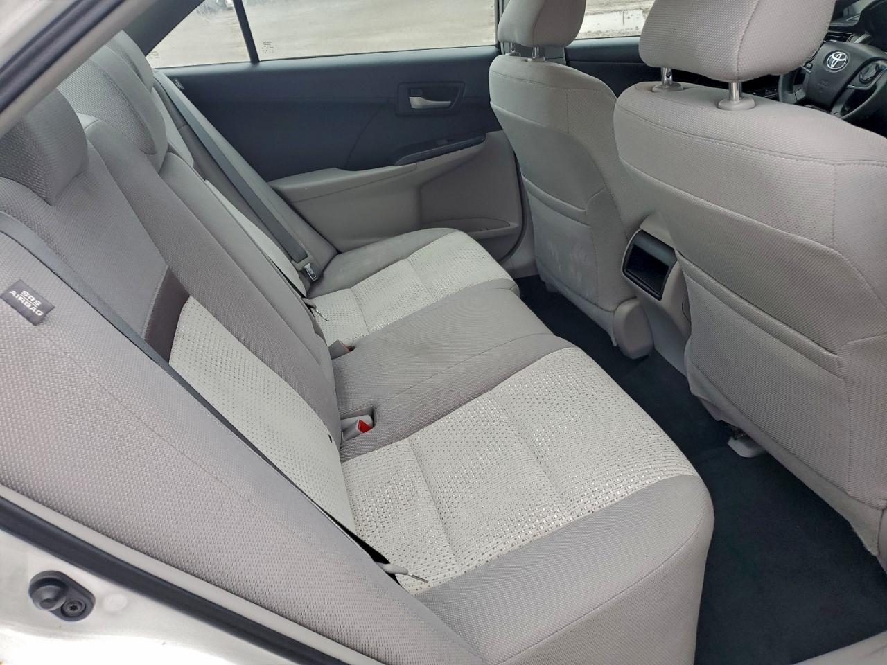 2014 TOYOTA CAMRY L photo 10