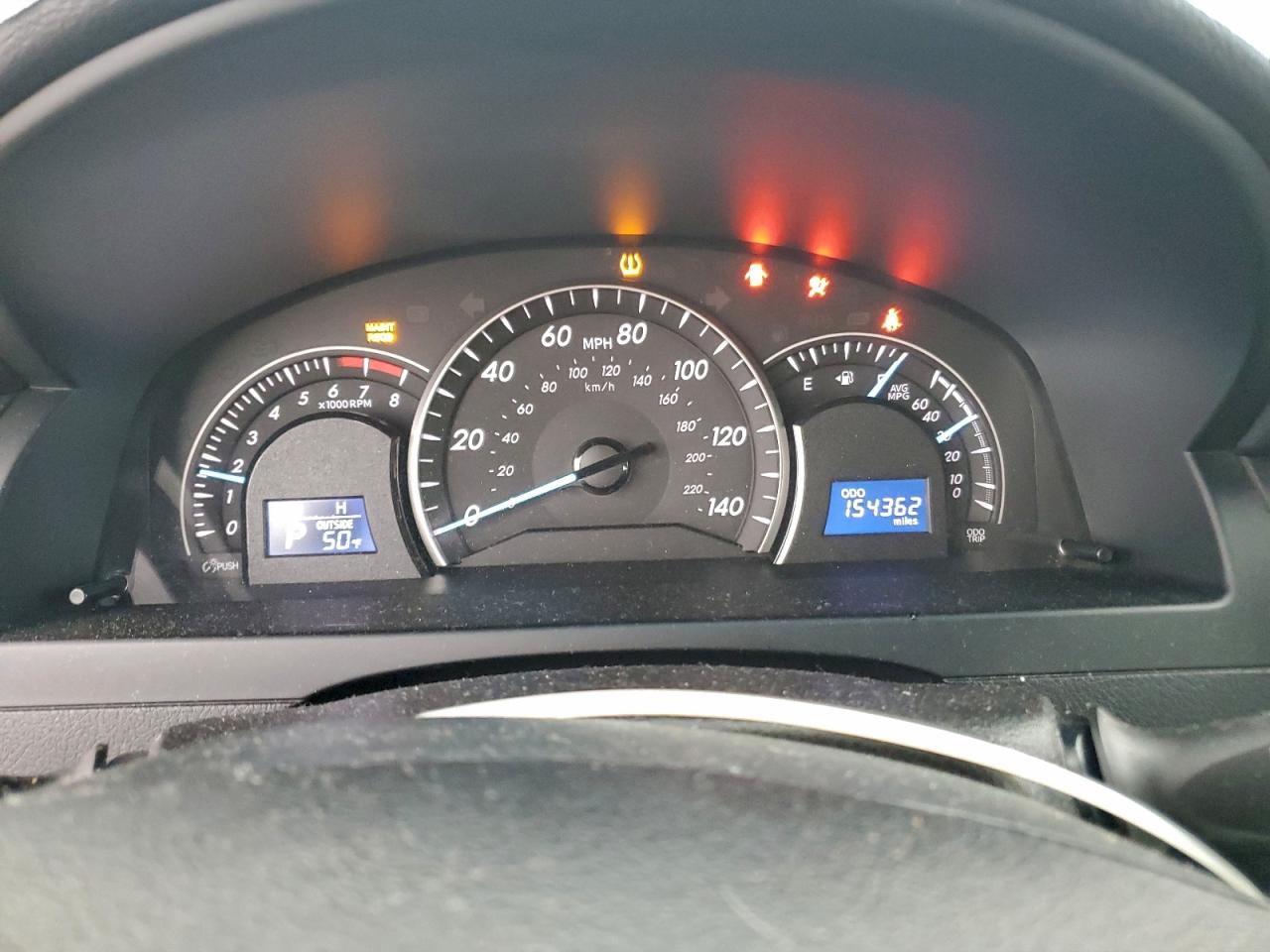 2014 TOYOTA CAMRY L photo 9