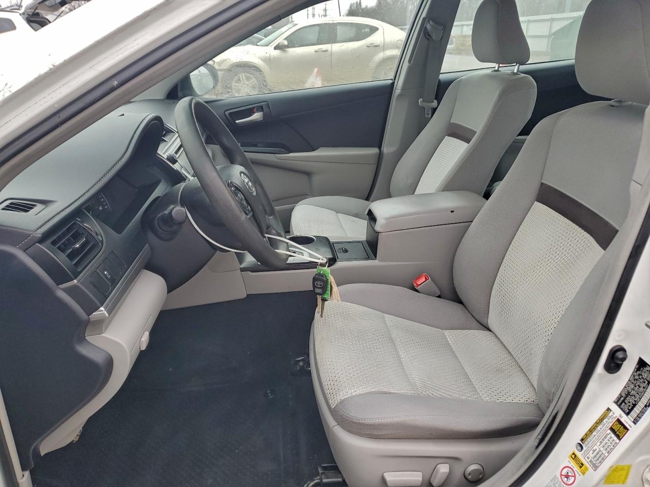 2014 TOYOTA CAMRY L photo 7