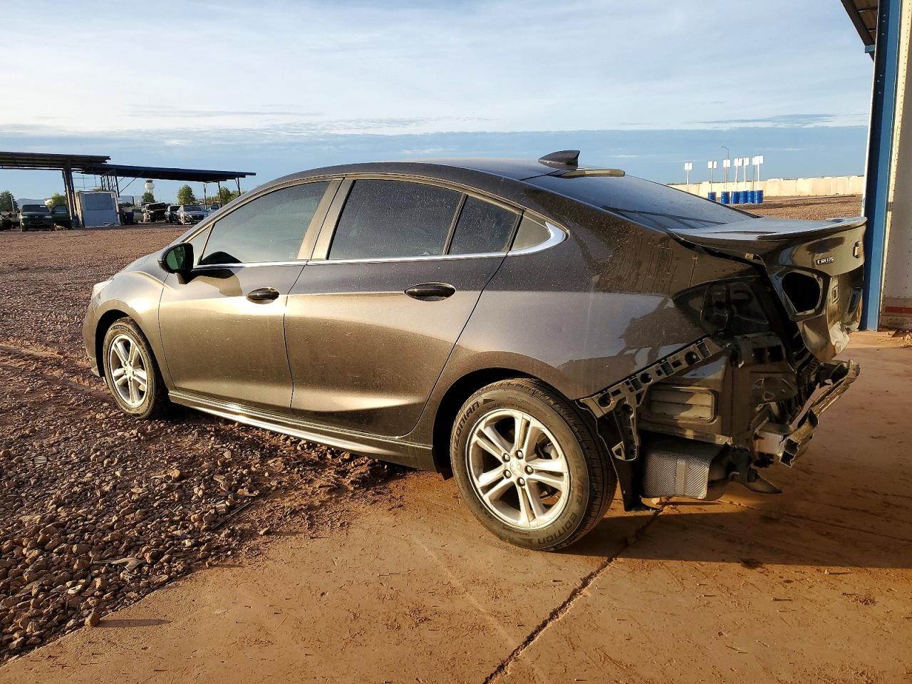 2017 CHEVROLET CRUZE LT photo 2
