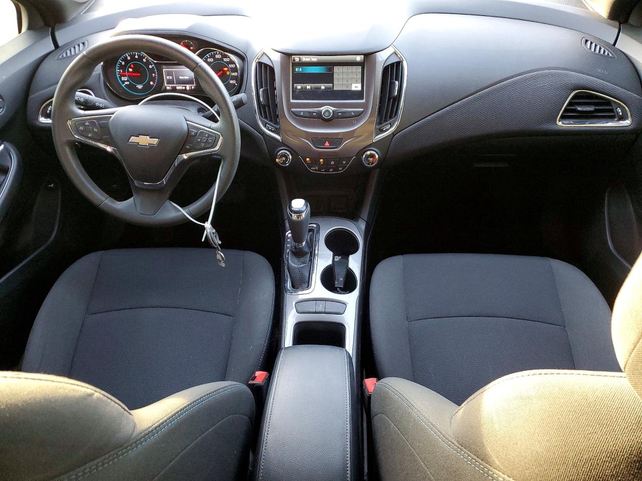 2017 CHEVROLET CRUZE LT photo 8
