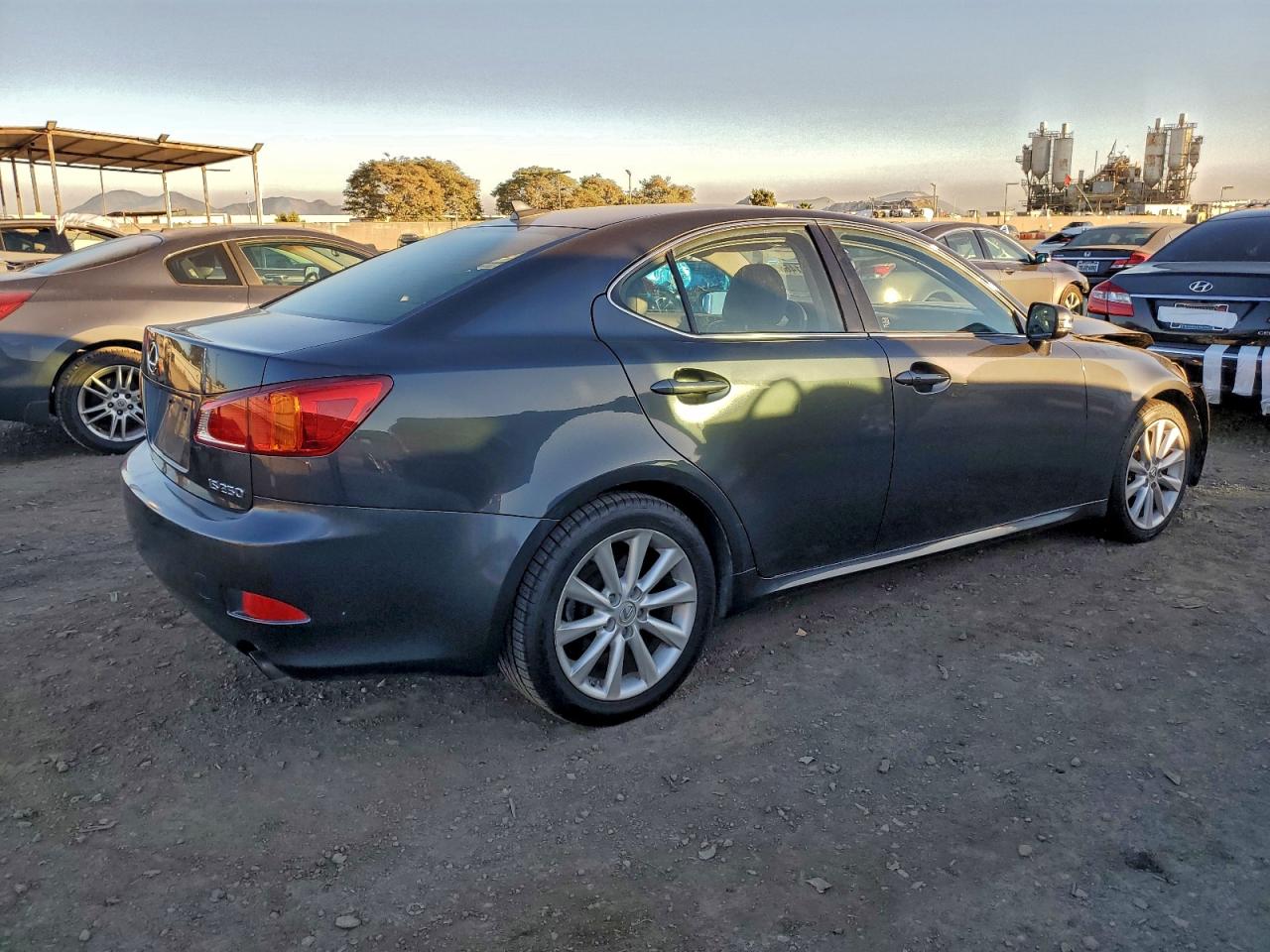 2010 LEXUS IS 250 photo 3