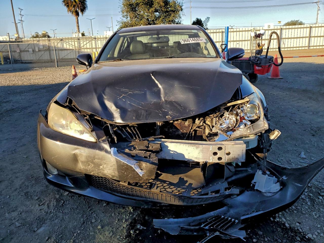 2010 LEXUS IS 250 photo 5