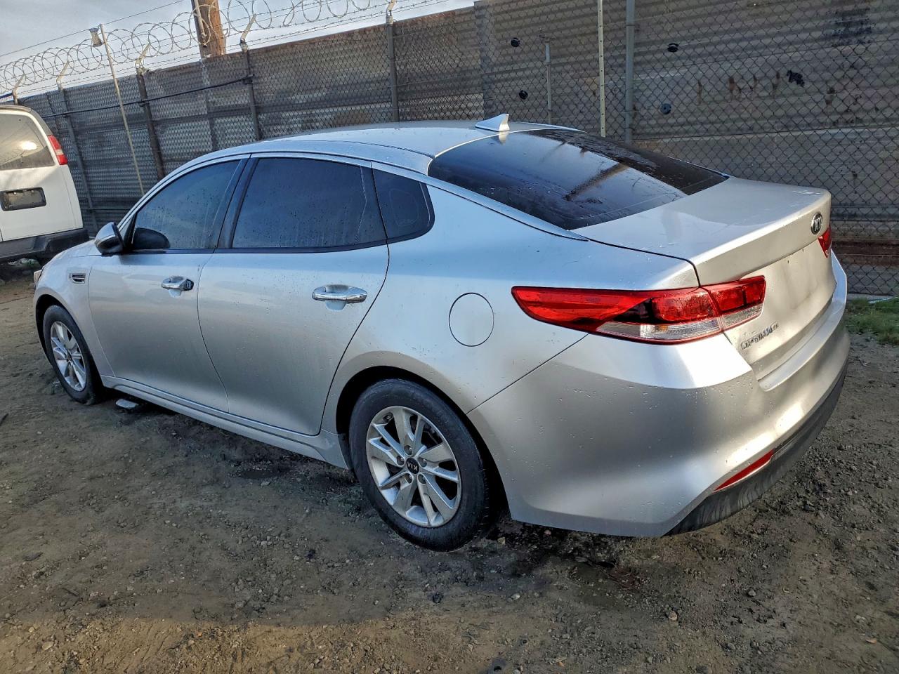 2016 KIA OPTIMA LX photo 2