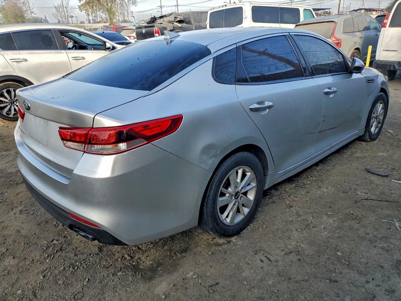 2016 KIA OPTIMA LX photo 3