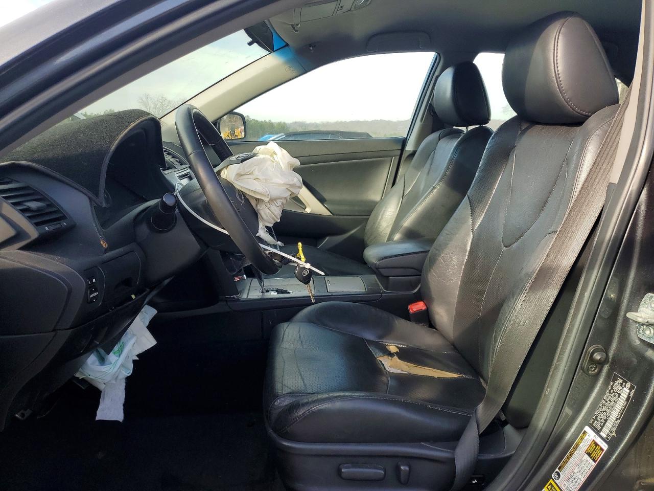 2010 TOYOTA CAMRY BASE photo 7