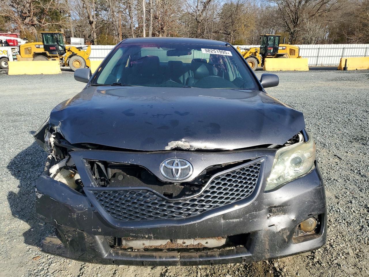 2010 TOYOTA CAMRY BASE photo 5