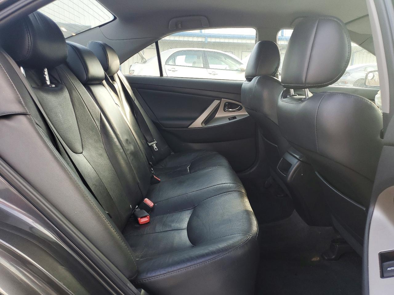 2010 TOYOTA CAMRY BASE photo 10