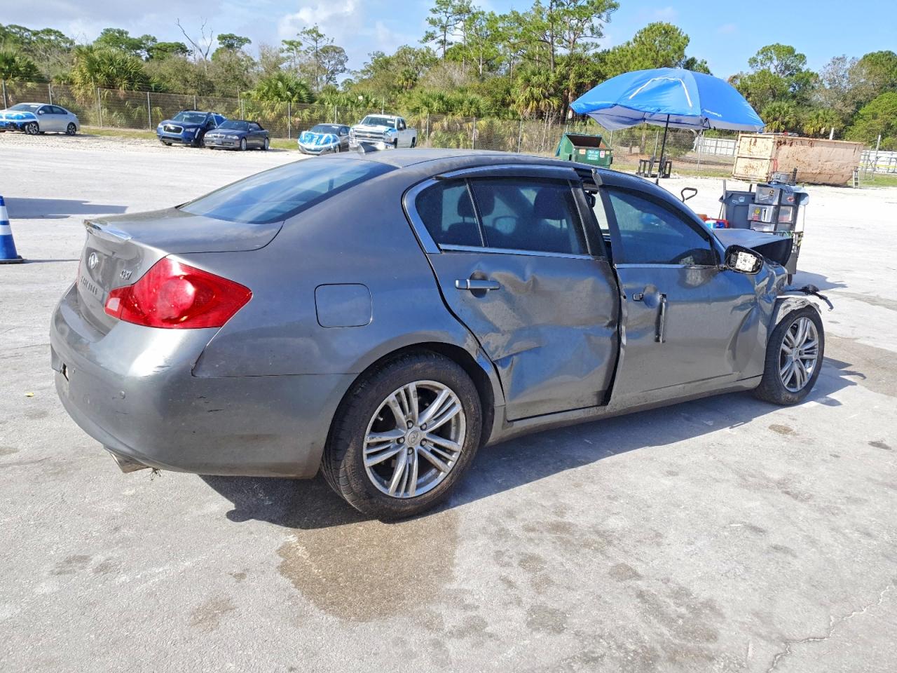 2013 INFINITI G37 BASE photo 3
