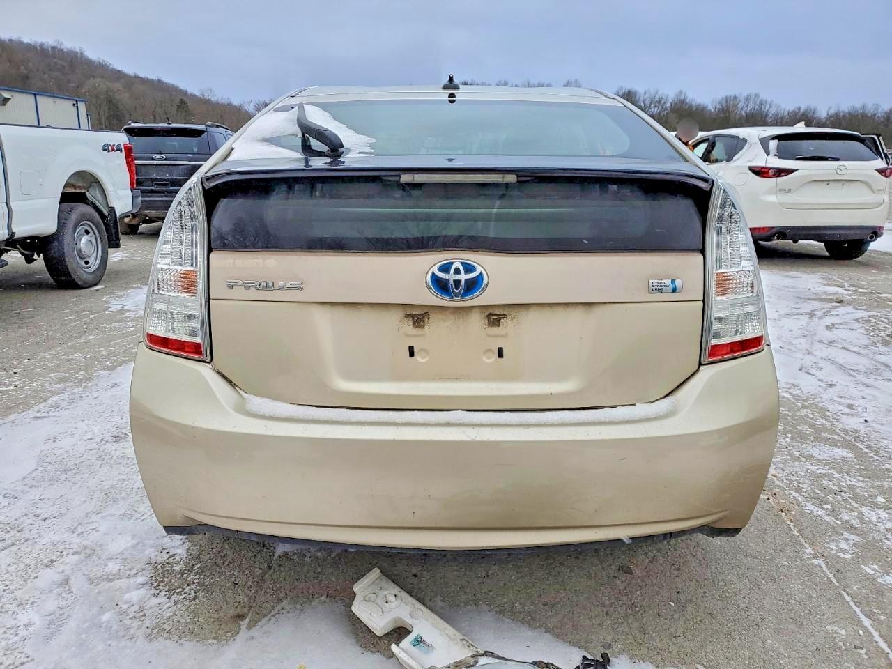 2010 TOYOTA PRIUS photo 6