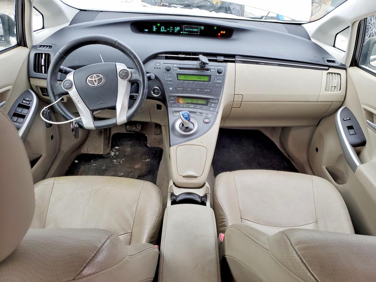 2010 TOYOTA PRIUS photo 8